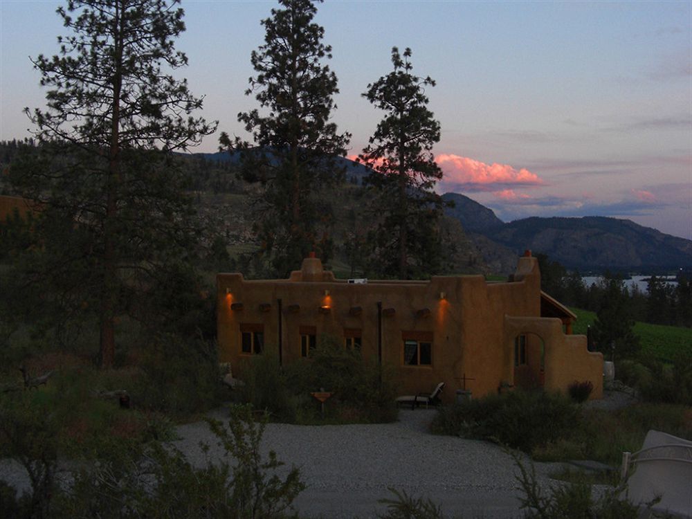 Bighorn Ridge Guest House Okanagan Falls Exterior photo